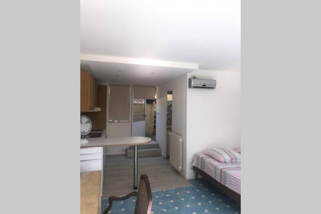 Joli Studio Au Mont St Clair Avec Vue Sur La Mer Apartment Sete Bagian luar foto