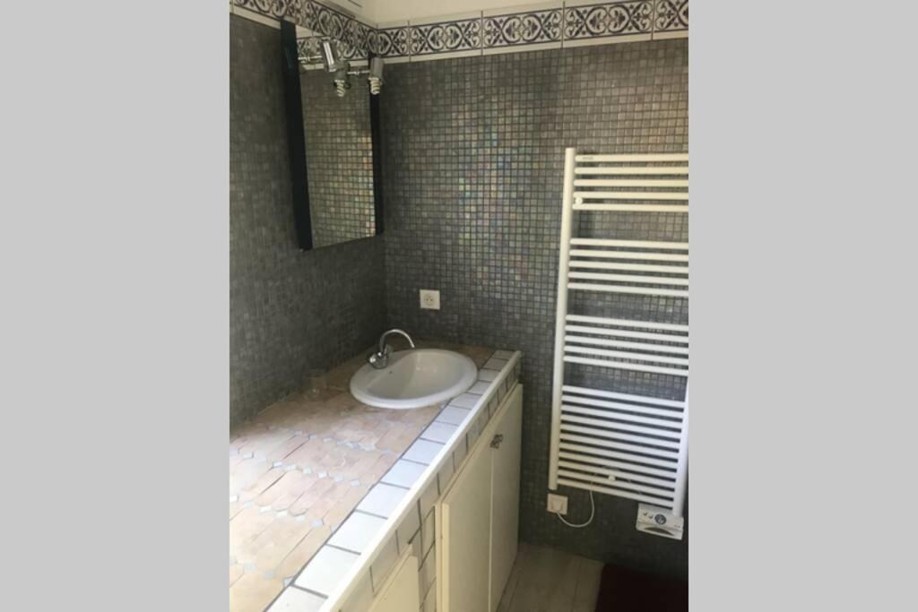 Joli Studio Au Mont St Clair Avec Vue Sur La Mer Apartment Sete Bagian luar foto