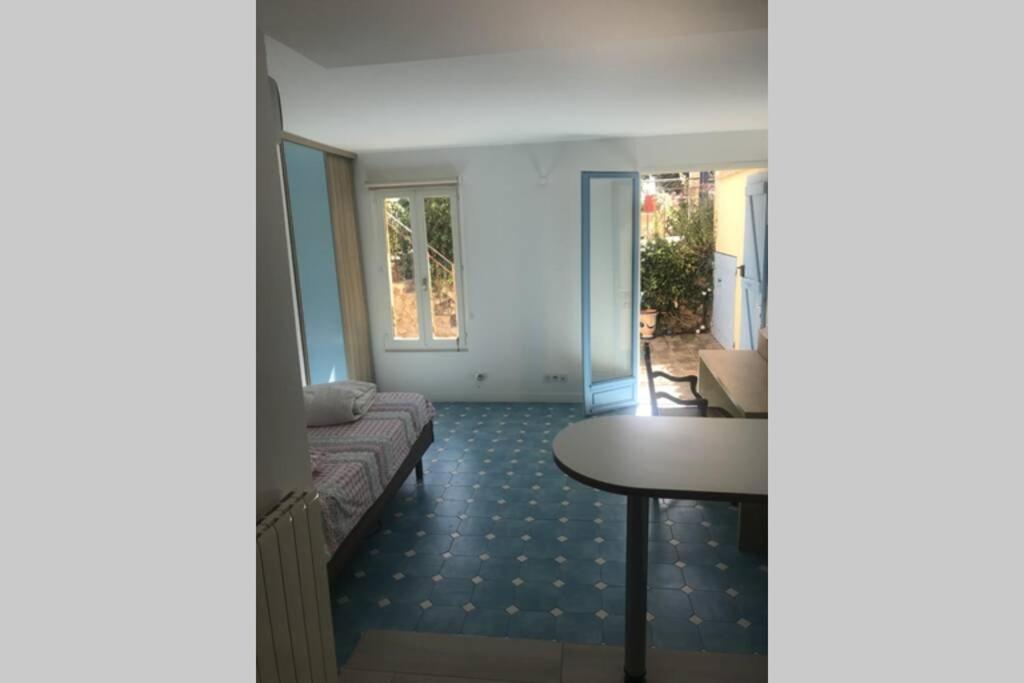 Joli Studio Au Mont St Clair Avec Vue Sur La Mer Apartment Sete Bagian luar foto