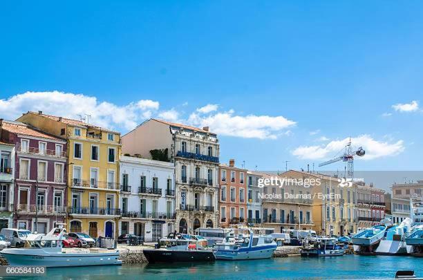 Joli Studio Au Mont St Clair Avec Vue Sur La Mer Apartment Sete Bagian luar foto